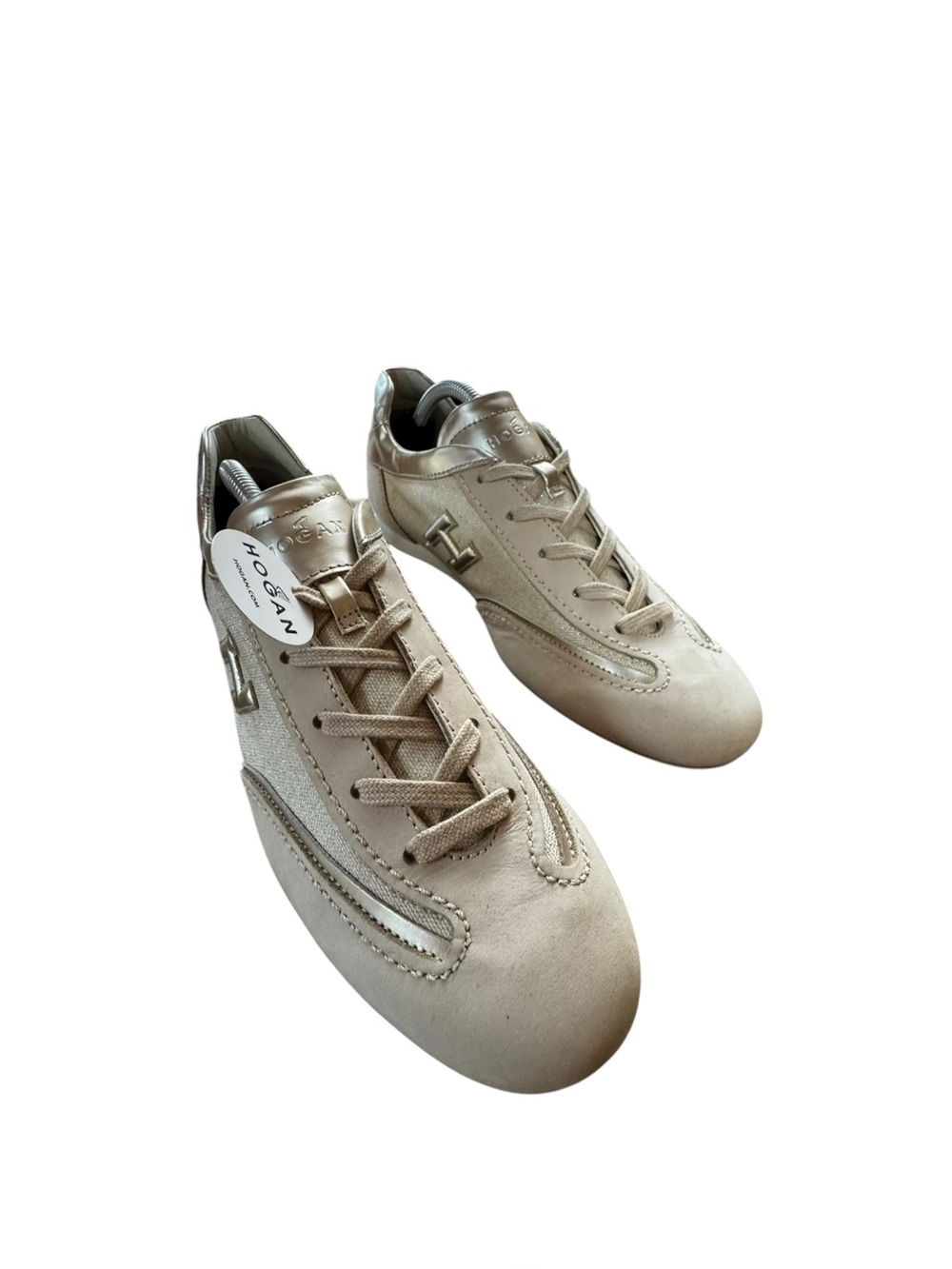 NWTs Women’s Hogan Olympia Size 39 US 9 Cream/Metallic Gold Sneakers. Small Flaw